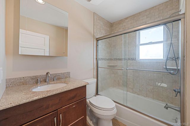 236 Jackson Avenue, Mineola, NY 11501