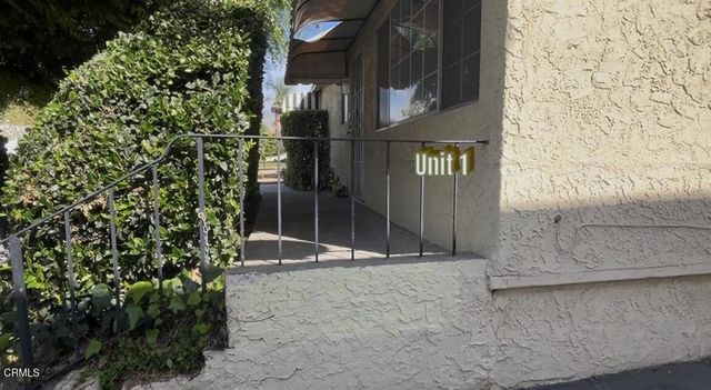 1104 N Lake Avenue, Pasadena, CA 91104