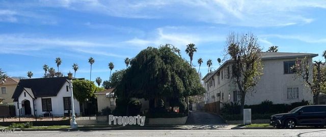 1104 N Lake Avenue, Pasadena, CA 91104