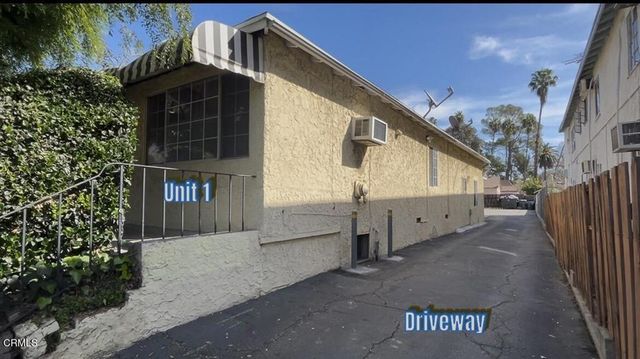 1104 N Lake Avenue, Pasadena, CA 91104