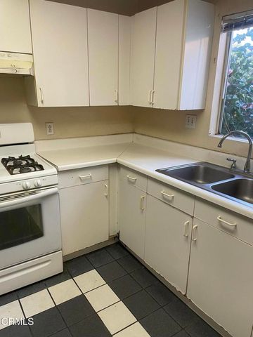 1104 N Lake Avenue, Pasadena, CA 91104