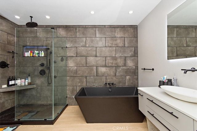 2105 Oxford Avenue, Claremont, CA 91711