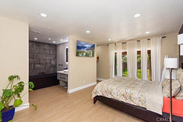 2105 Oxford Avenue, Claremont, CA 91711