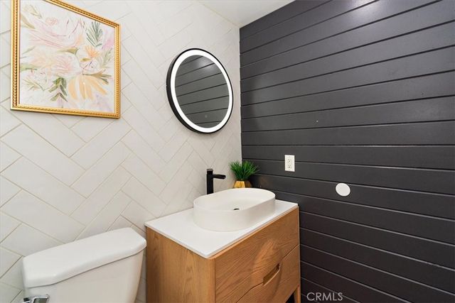 2105 Oxford Avenue, Claremont, CA 91711