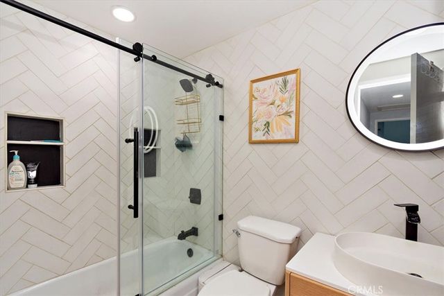 2105 Oxford Avenue, Claremont, CA 91711