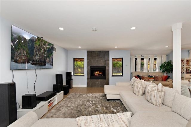 2105 Oxford Avenue, Claremont, CA 91711