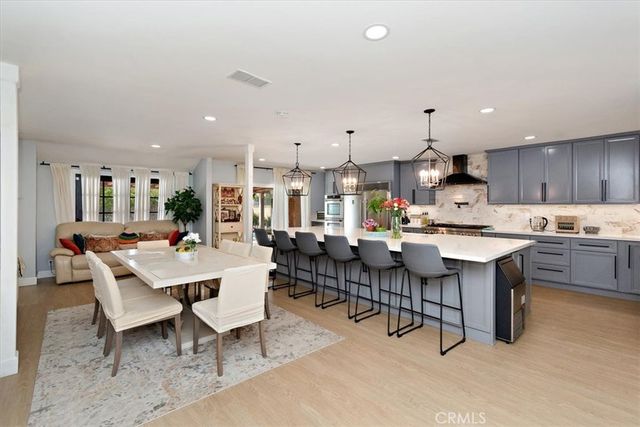 2105 Oxford Avenue, Claremont, CA 91711