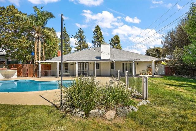 2105 Oxford Avenue, Claremont, CA 91711