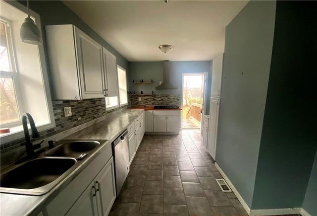 6139 S Benton Avenue, Kansas City, MO 64130