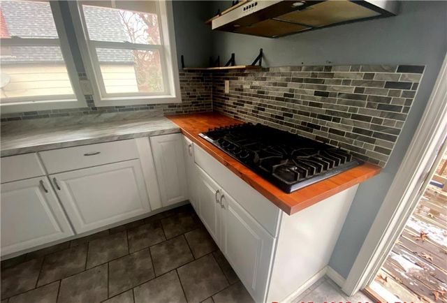 6139 S Benton Avenue, Kansas City, MO 64130