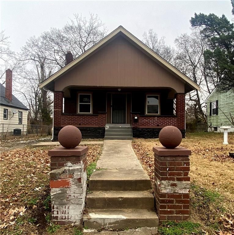 6139 S Benton Avenue, Kansas City, MO 64130