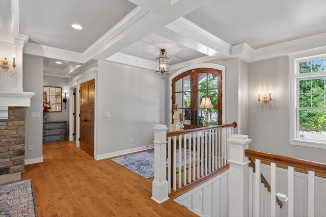 94 Neptune Street, Mahtomedi, MN 55115