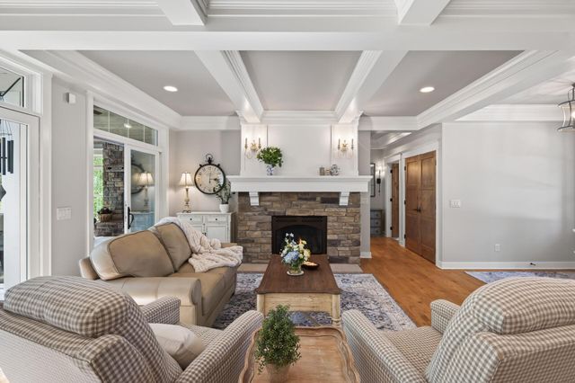 94 Neptune Street, Mahtomedi, MN 55115