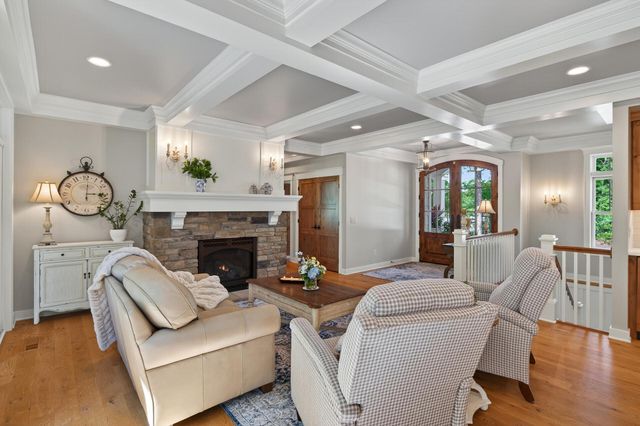 94 Neptune Street, Mahtomedi, MN 55115