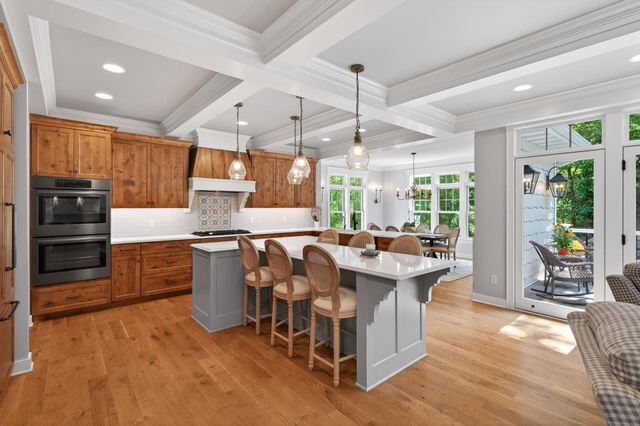 94 Neptune Street, Mahtomedi, MN 55115