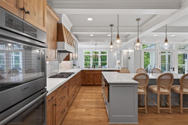 94 Neptune Street, Mahtomedi, MN 55115