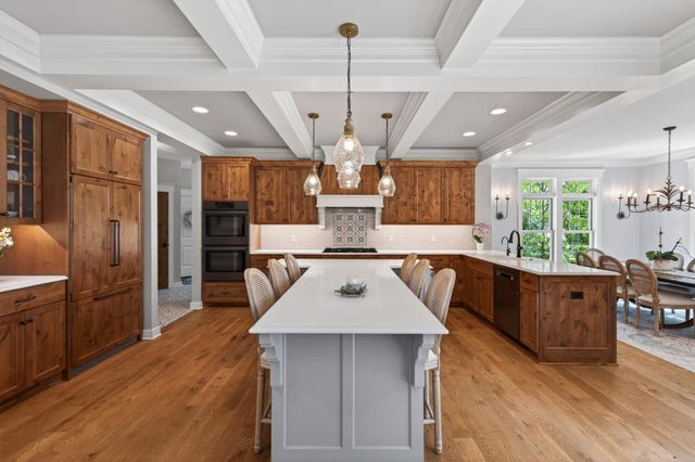 94 Neptune Street, Mahtomedi, MN 55115