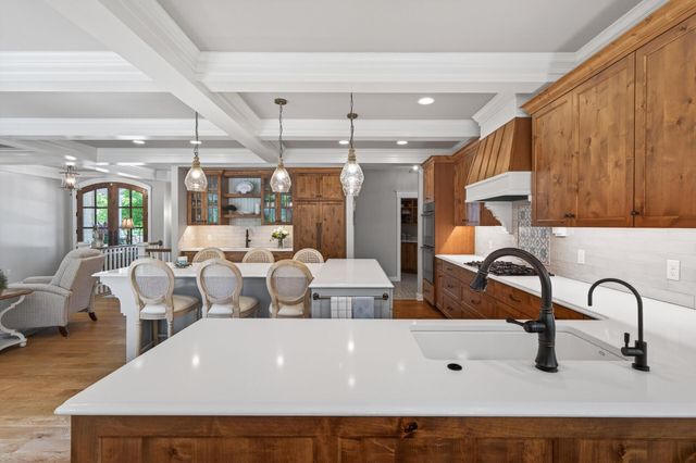 94 Neptune Street, Mahtomedi, MN 55115