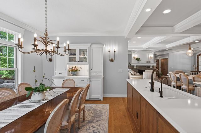 94 Neptune Street, Mahtomedi, MN 55115