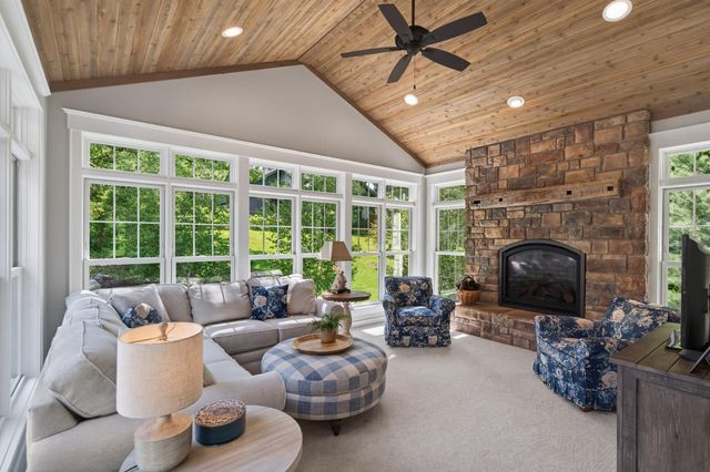 94 Neptune Street, Mahtomedi, MN 55115