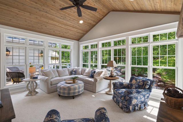 94 Neptune Street, Mahtomedi, MN 55115