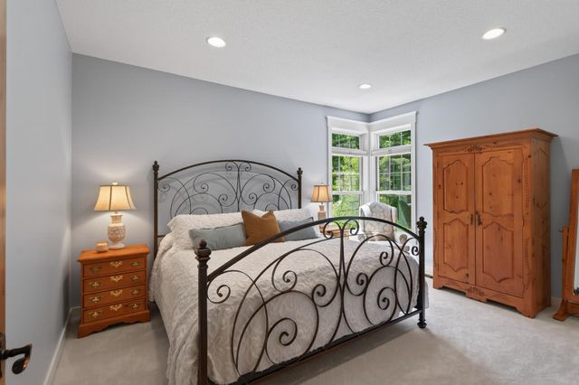 94 Neptune Street, Mahtomedi, MN 55115