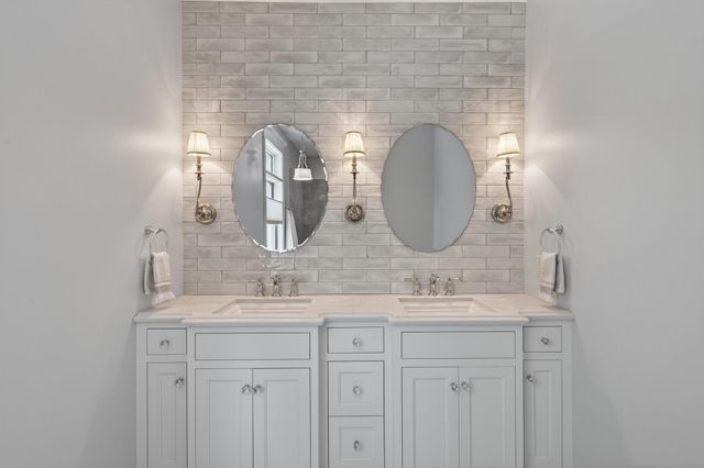 94 Neptune Street, Mahtomedi, MN 55115