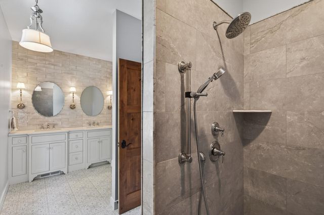 94 Neptune Street, Mahtomedi, MN 55115