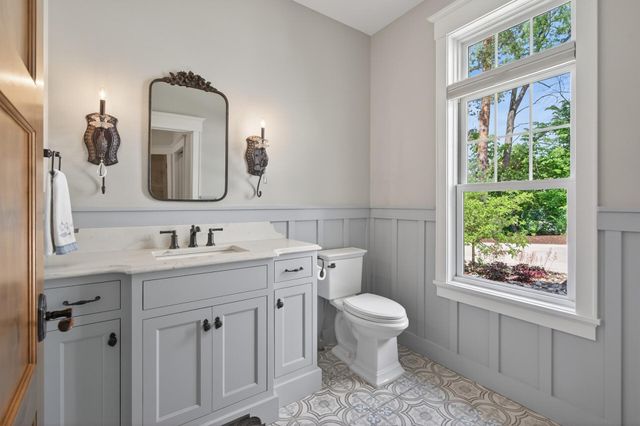 94 Neptune Street, Mahtomedi, MN 55115