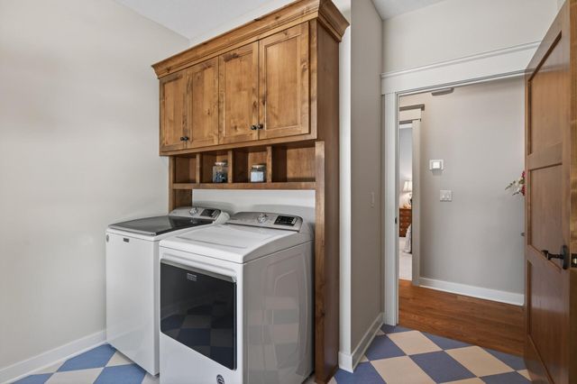 94 Neptune Street, Mahtomedi, MN 55115