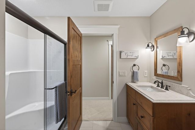 94 Neptune Street, Mahtomedi, MN 55115