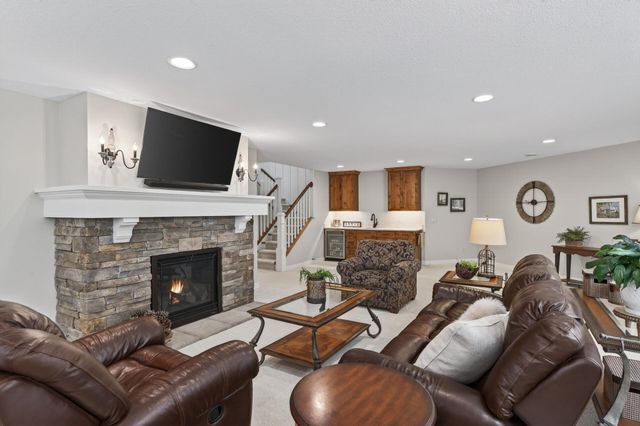 94 Neptune Street, Mahtomedi, MN 55115
