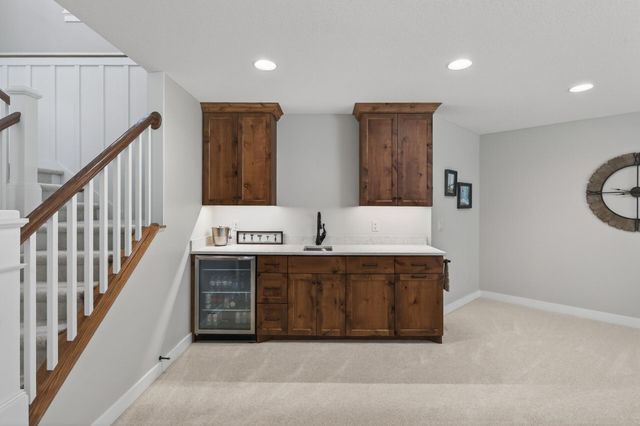 94 Neptune Street, Mahtomedi, MN 55115