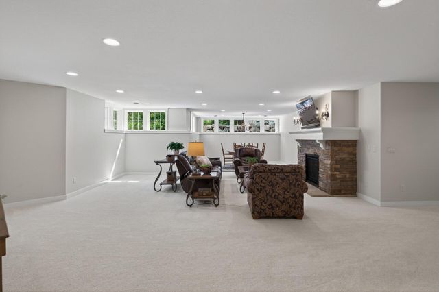94 Neptune Street, Mahtomedi, MN 55115