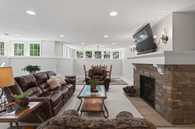 94 Neptune Street, Mahtomedi, MN 55115