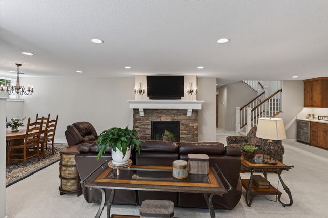 94 Neptune Street, Mahtomedi, MN 55115