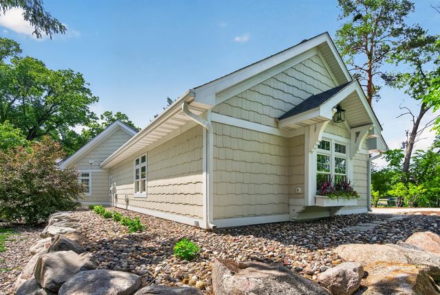 94 Neptune Street, Mahtomedi, MN 55115