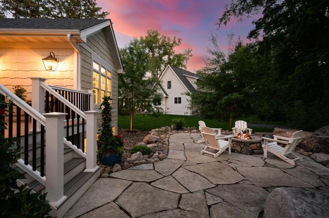 94 Neptune Street, Mahtomedi, MN 55115