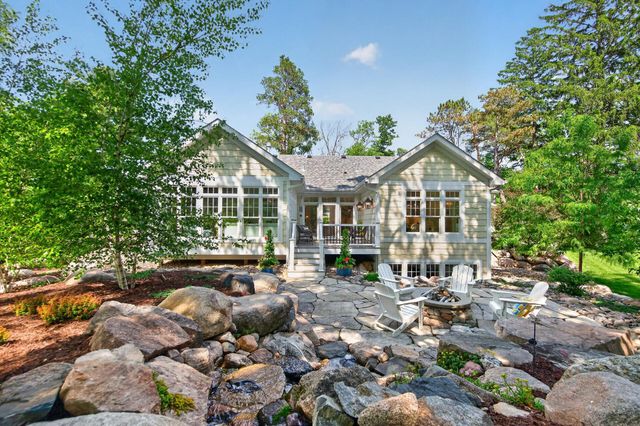 94 Neptune Street, Mahtomedi, MN 55115