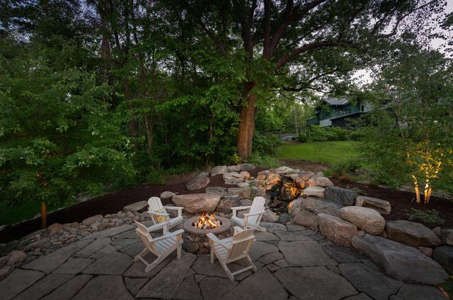 94 Neptune Street, Mahtomedi, MN 55115