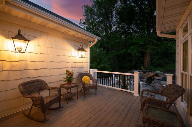 94 Neptune Street, Mahtomedi, MN 55115
