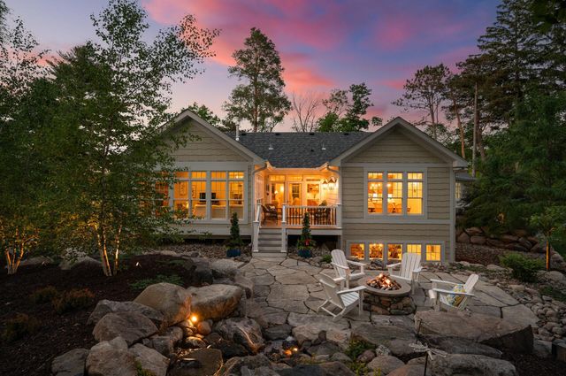 94 Neptune Street, Mahtomedi, MN 55115