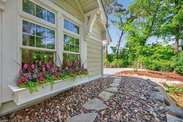 94 Neptune Street, Mahtomedi, MN 55115