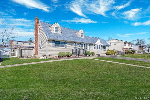 260 28th Street, Copiague, NY 11726