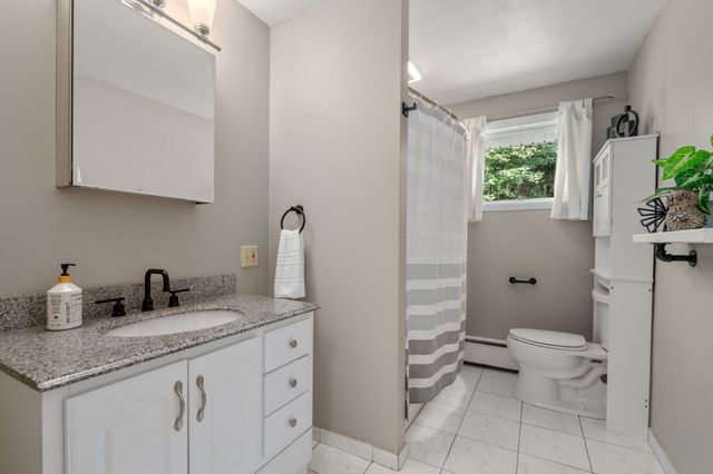 49 Elmwood St, Auburn, MA 01501