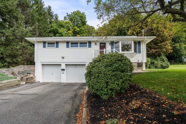 49 Elmwood St, Auburn, MA 01501