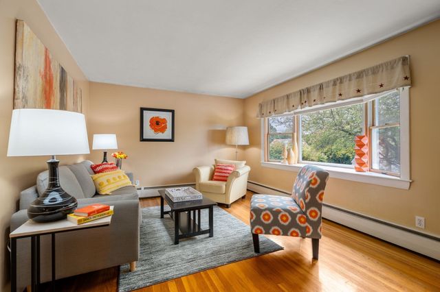 49 Elmwood St, Auburn, MA 01501