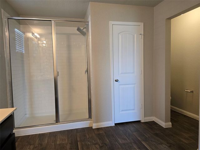 101 Stellamar DR, Hutto, TX 78634