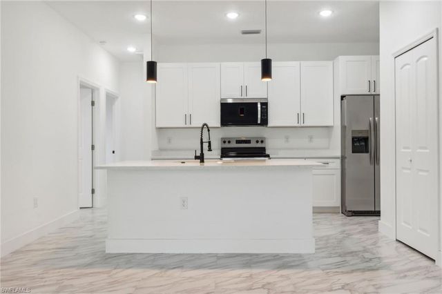 8 Cleat CT, Placida, FL 33946