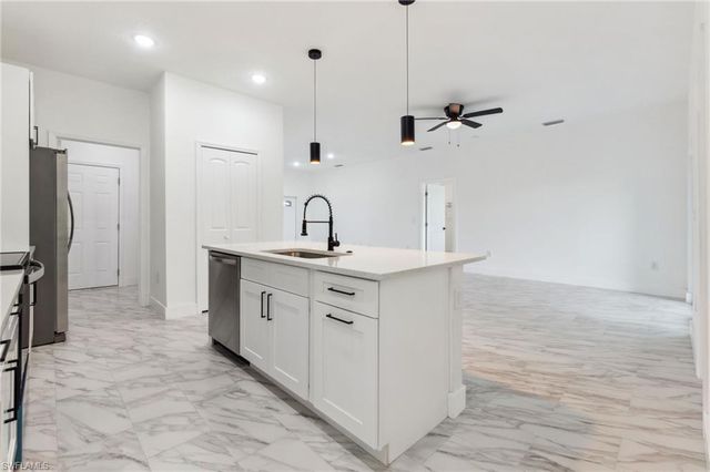 8 Cleat CT, Placida, FL 33946